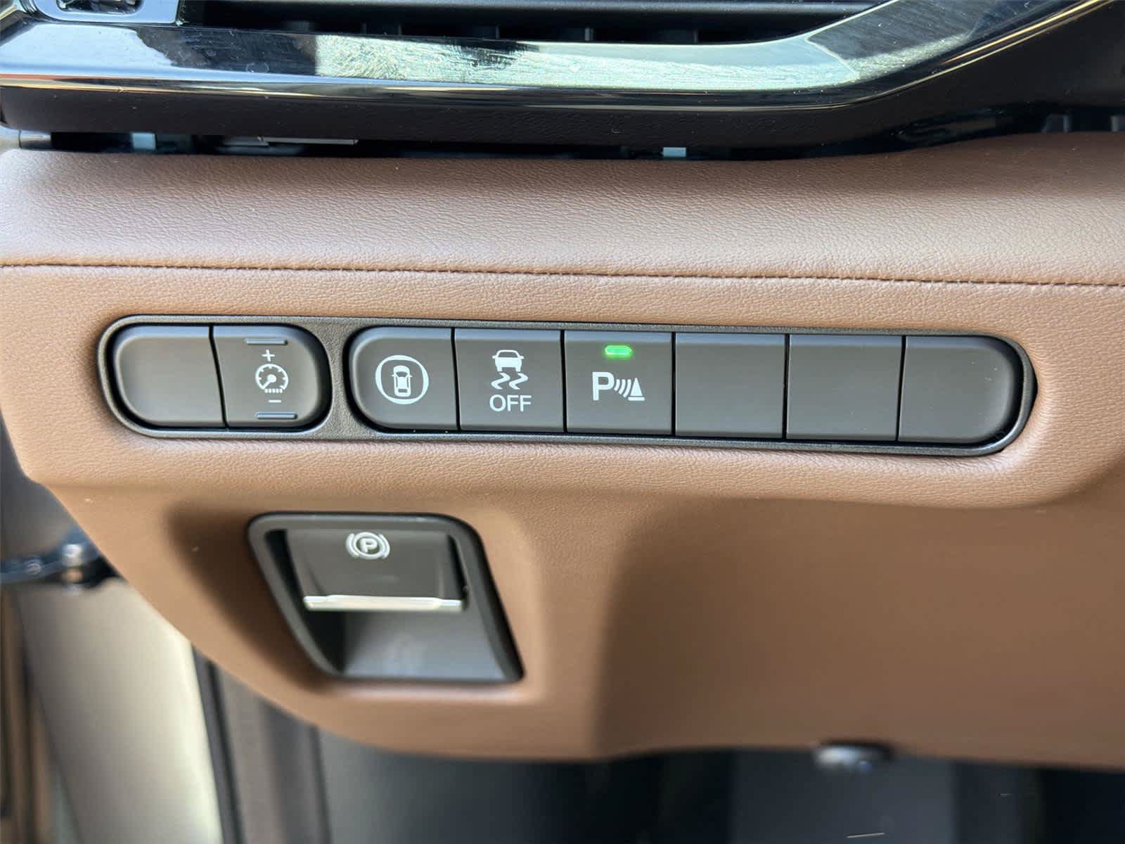 Certified 2025 Acura MDX w/ Technology Package AWD/4WD image 39