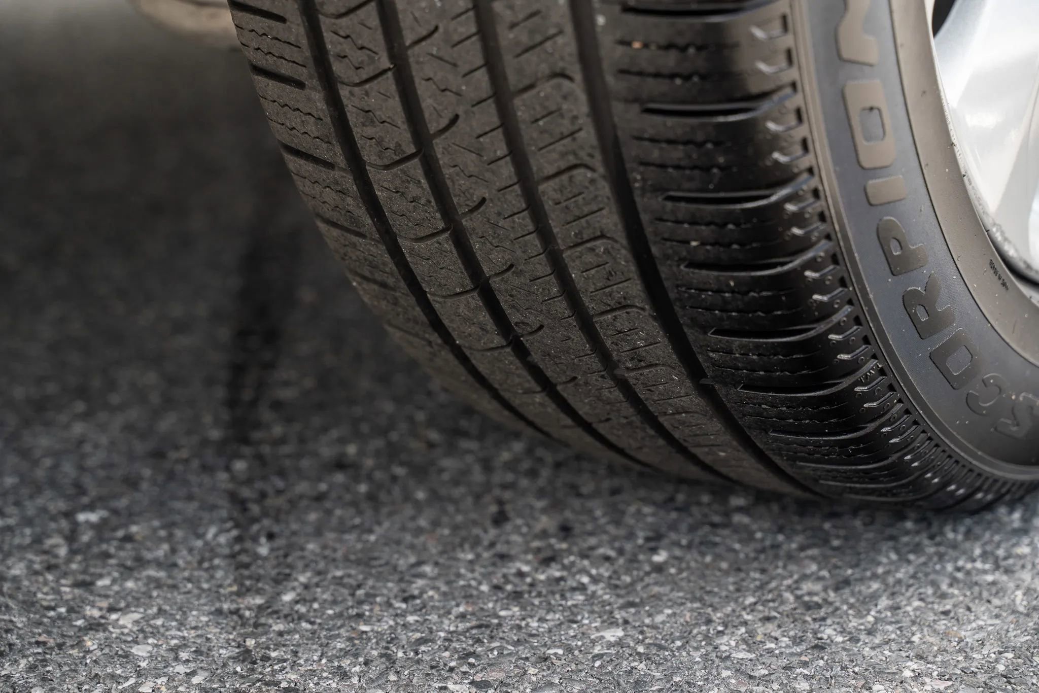 Used 2020 Jaguar E-PACE SE image 37