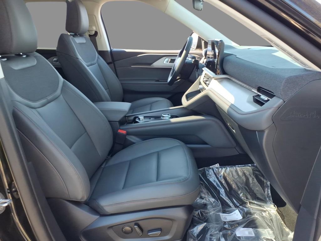 New 2026 Ford Explorer Active AWD/4WD image 12
