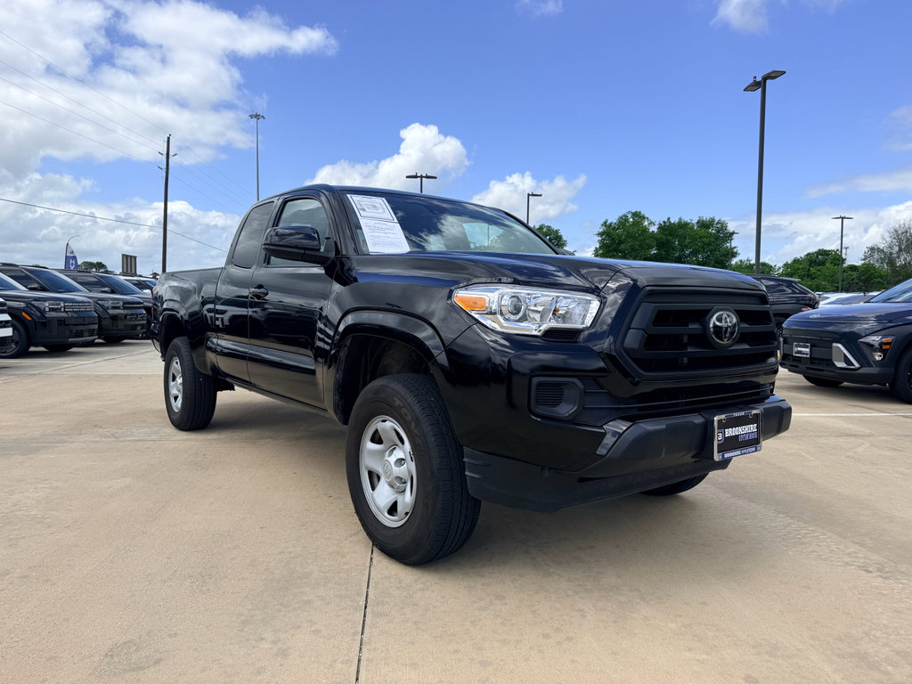 Used 2023 Toyota Tacoma SR RWD image 3