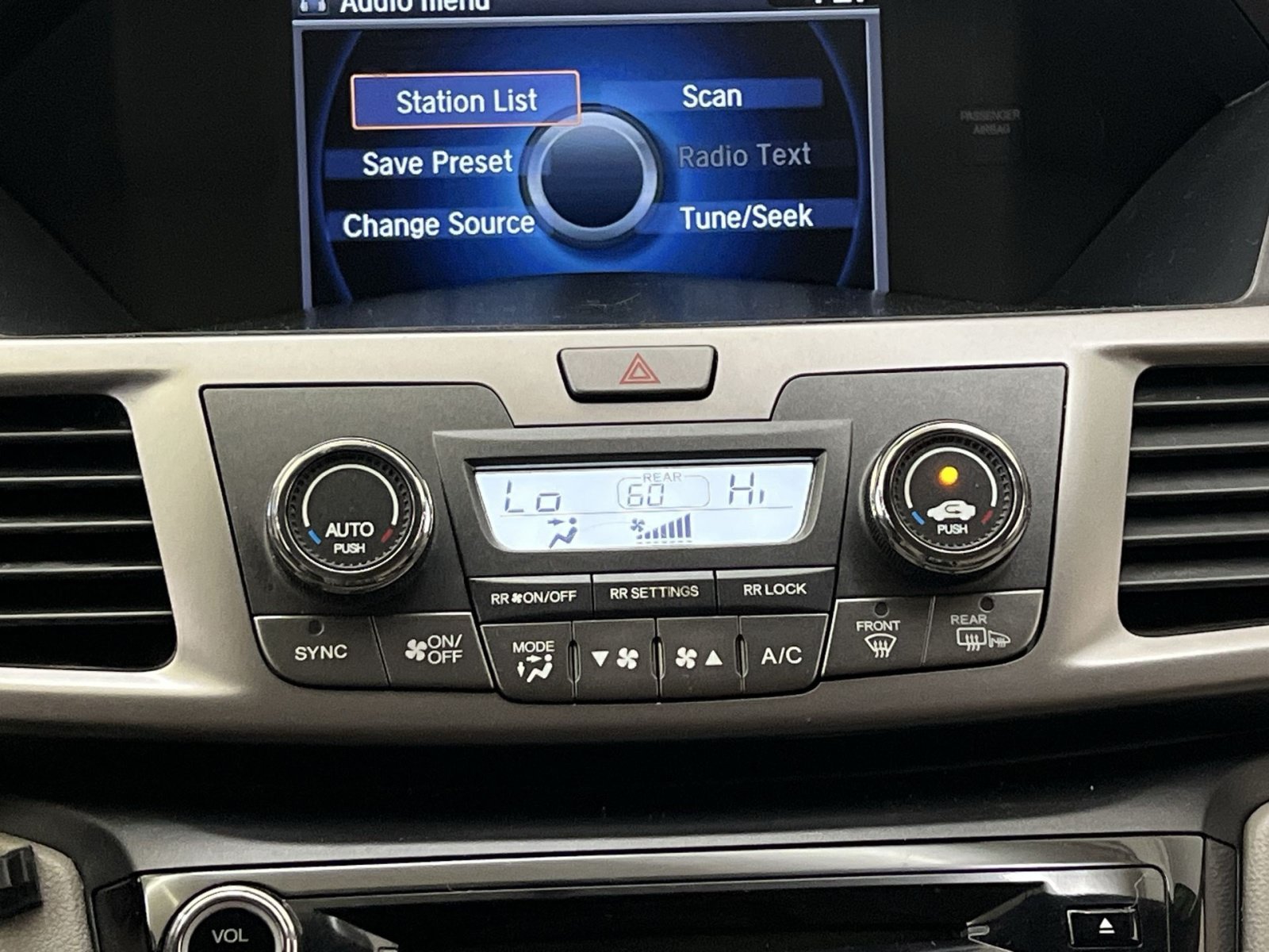 Used 2016 Honda Odyssey SE image 20