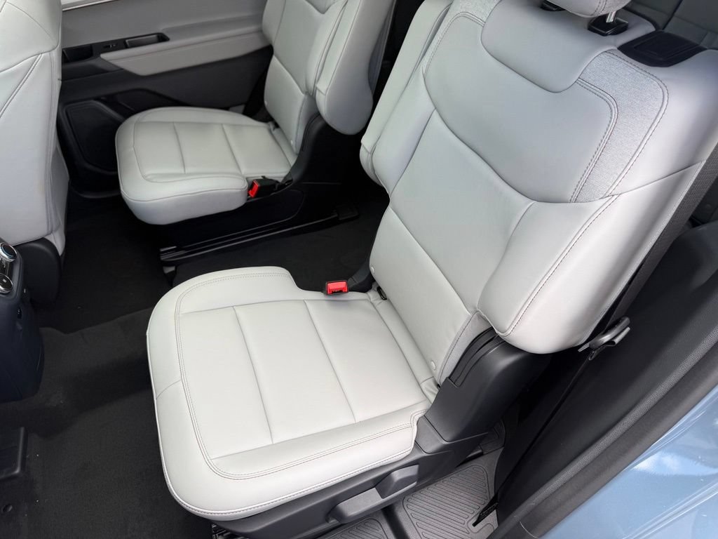 New 2026 Ford Explorer Active w/ Active Comfort Package AWD/4WD image 34