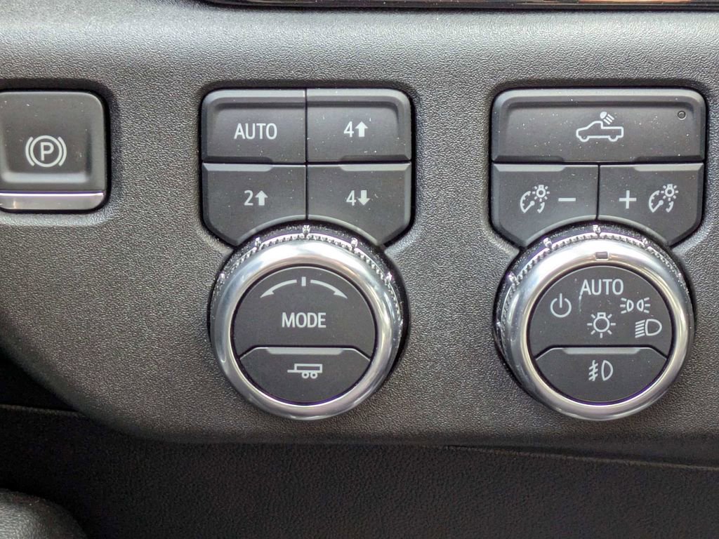 Used 2024 GMC Sierra 1500 Elevation image 26