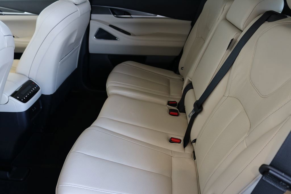 Certified 2025 INFINITI QX60 Luxe image 23