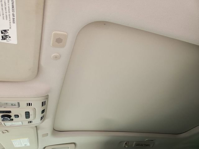 Used 2021 GMC Yukon Denali w/ Denali Premium Package image 19