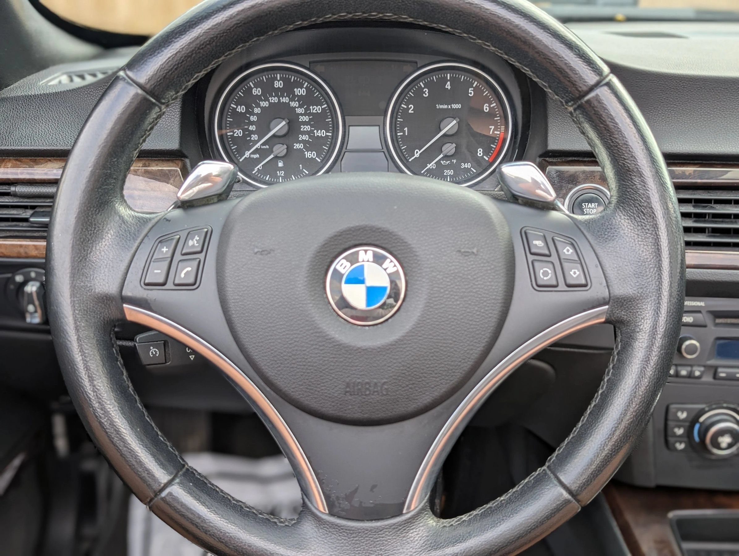 Used 2010 BMW 335i Convertible RWD image 9