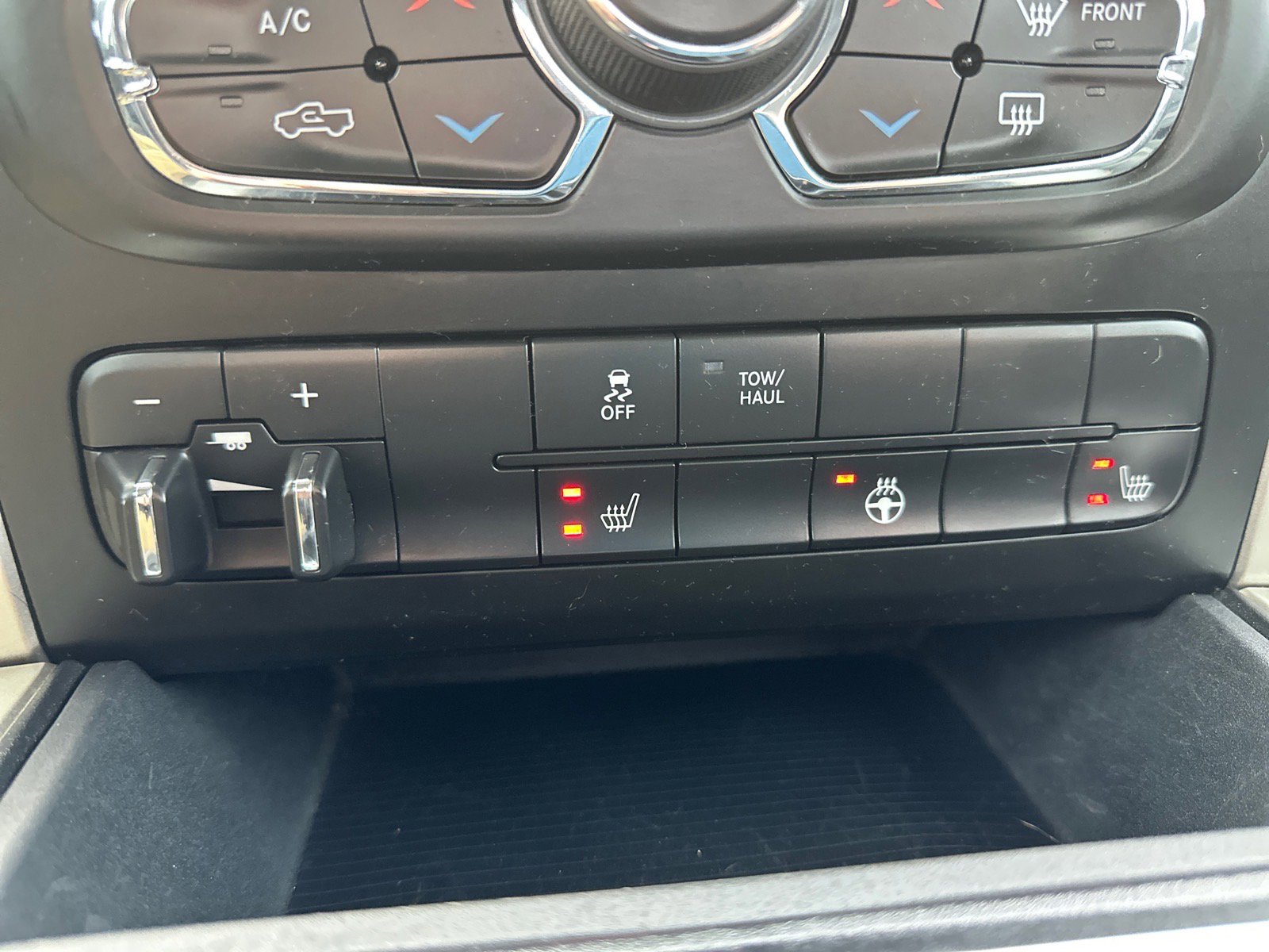 Used 2018 RAM 1500 Outdoorsman image 35