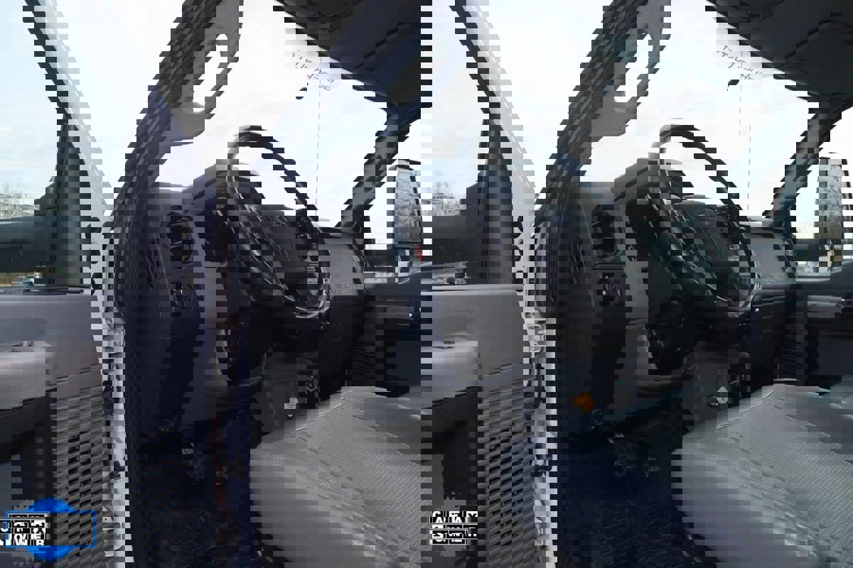 Used 2018 Ford F750 2WD Regular Cab Super Duty image 33