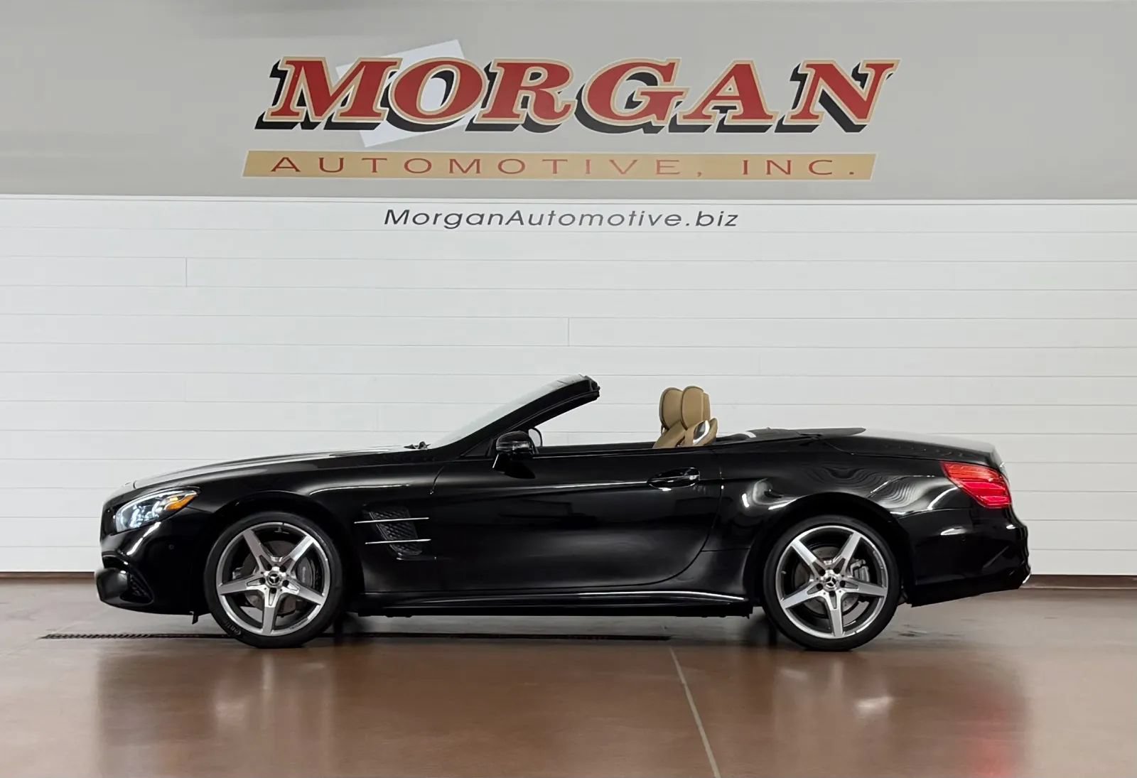 Used 2017 Mercedes-Benz SL 550 image 6