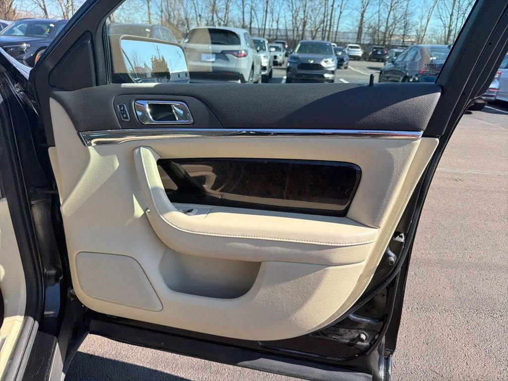 Used 2015 Lincoln MKS AWD w/ Equipment Group 101A image 25