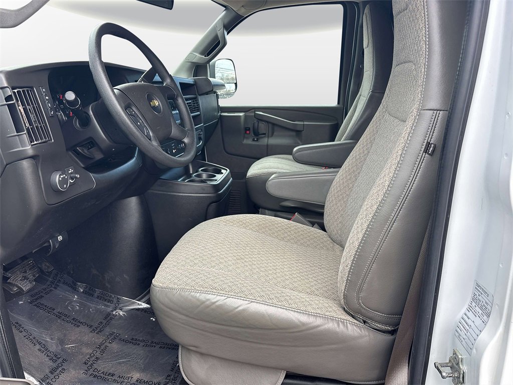 Used 2022 Chevrolet Express 3500 LT w/ LT Preferred Equipment Group image 7