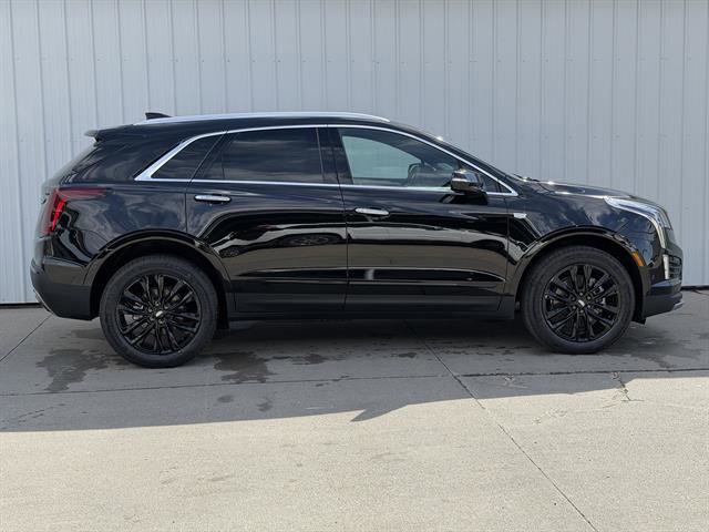 New 2026 Cadillac XT5 Premium Luxury w/ LPO, ONYX Package FWD image 3