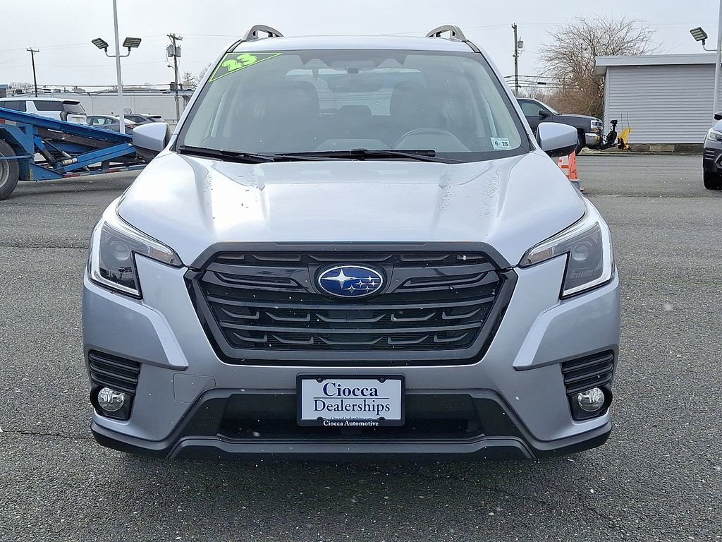 Used 2023 Subaru Forester Premium image 5