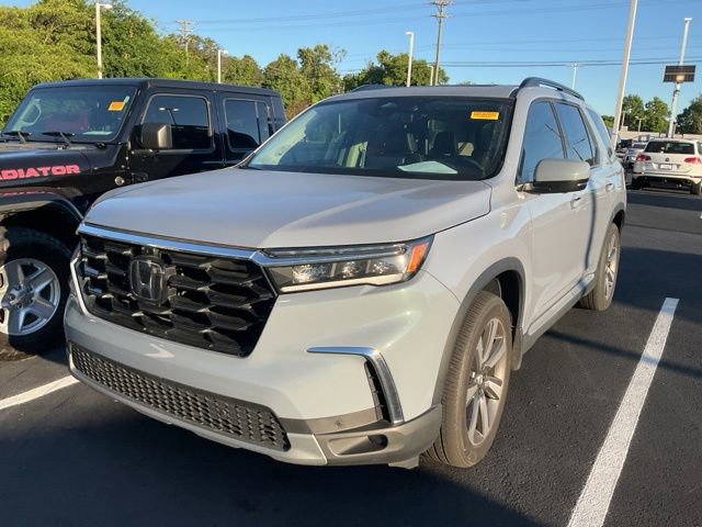 Used 2023 Honda Pilot Elite image 13
