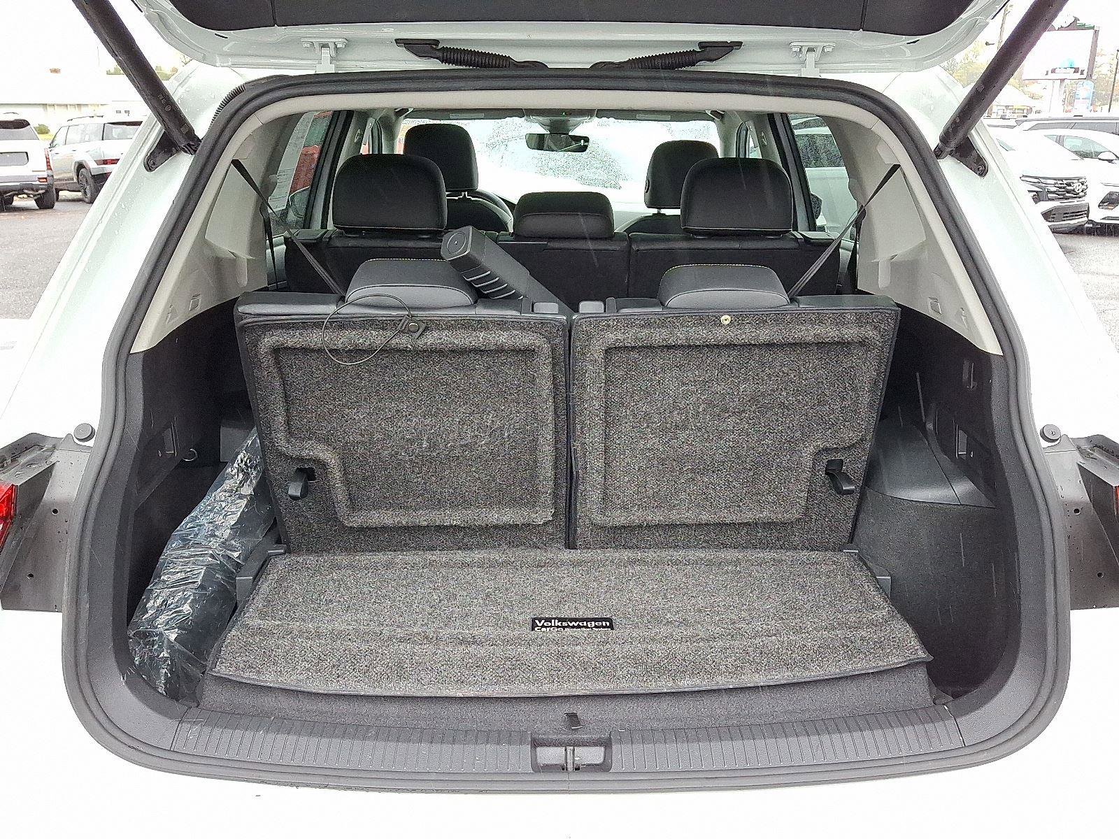 Used 2022 Volkswagen Tiguan SE w/ Panoramic Sunroof Package image 27