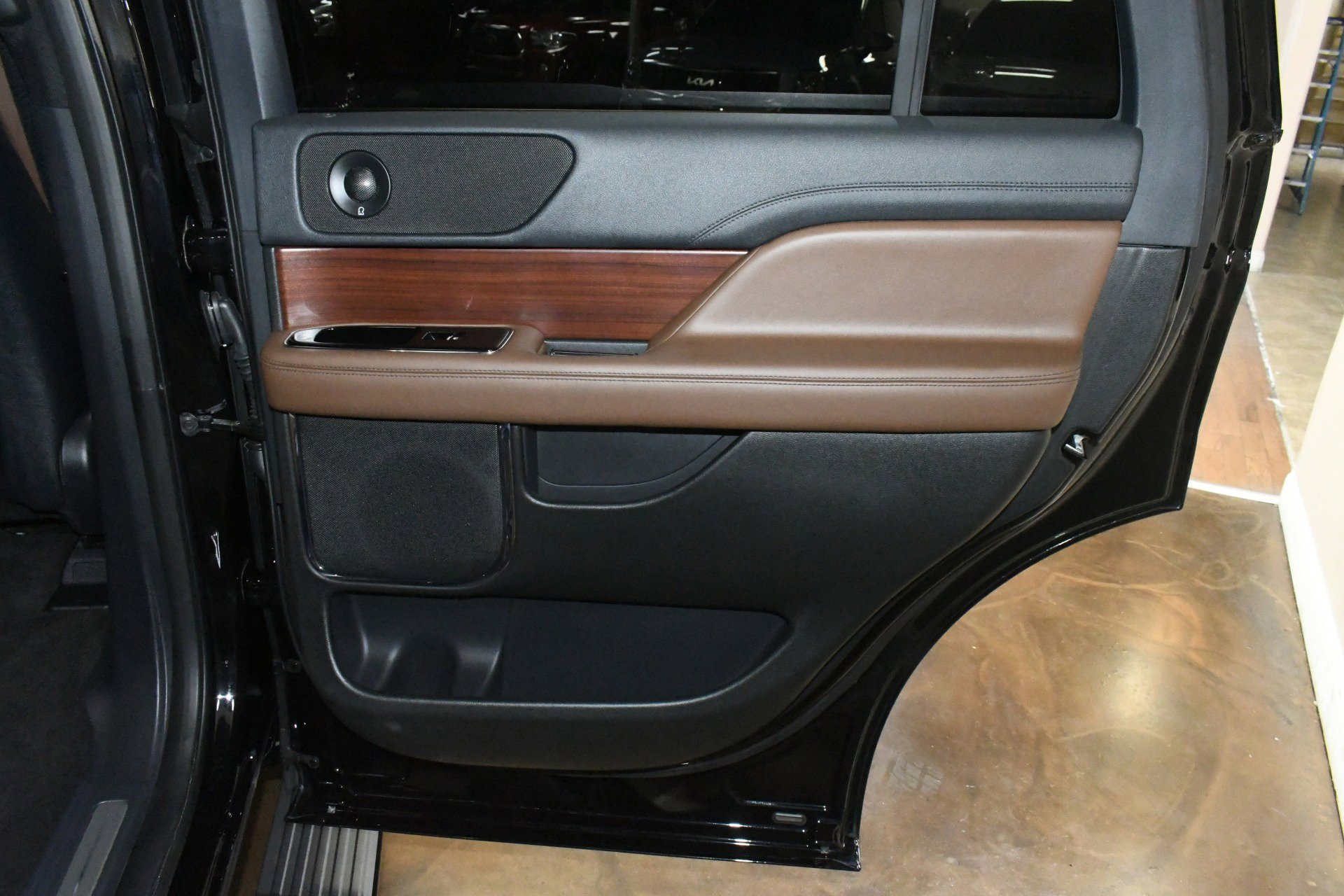 Used 2023 Lincoln Navigator Reserve image 44