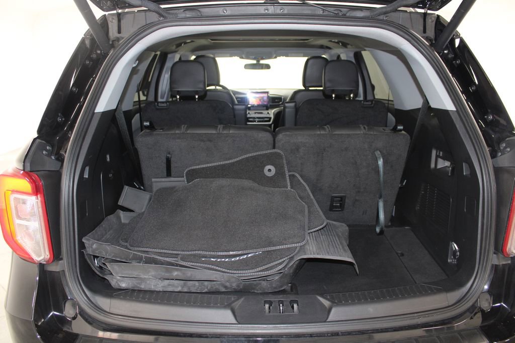 Used 2023 Ford Explorer XLT w/ Equipment Group 202A image 15