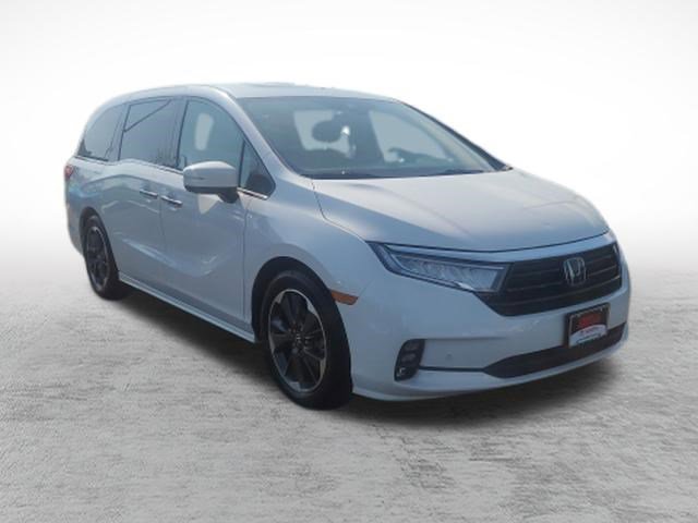 Used 2023 Honda Odyssey Elite image 3