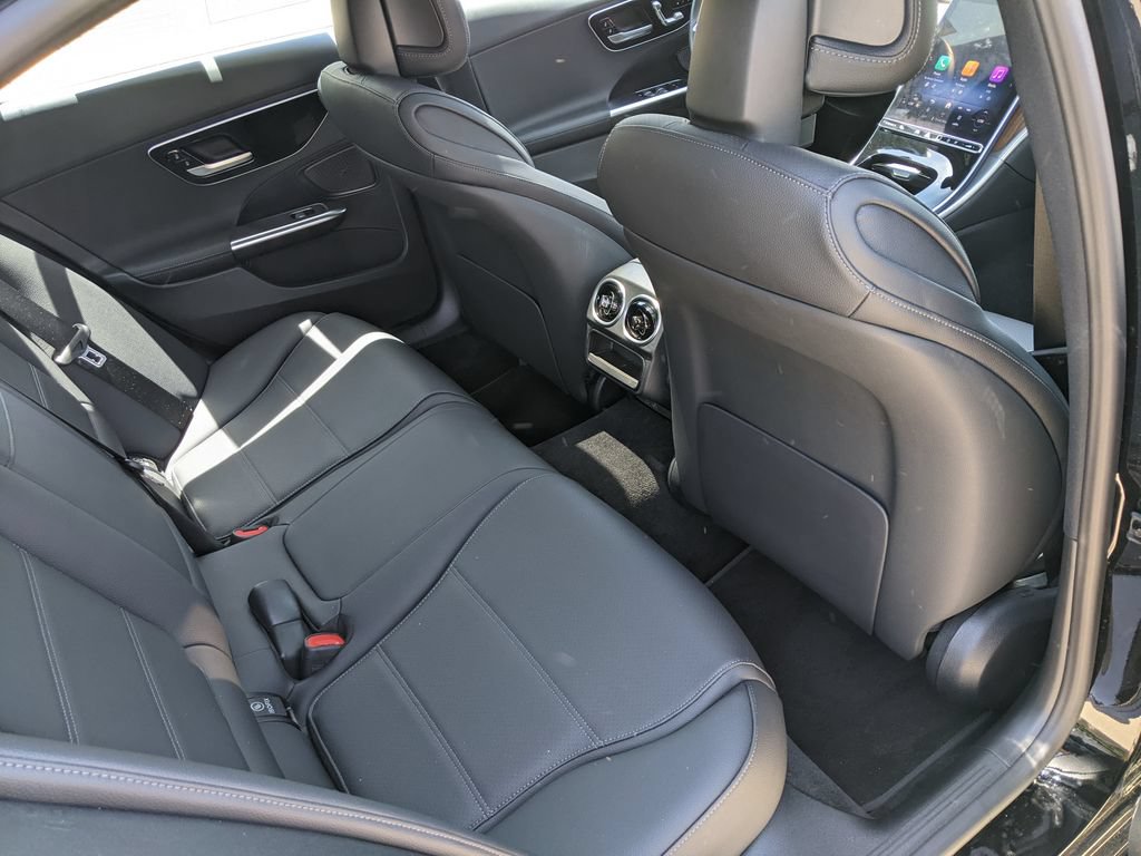 Used 2025 Mercedes-Benz C 300 4MATIC Sedan image 25