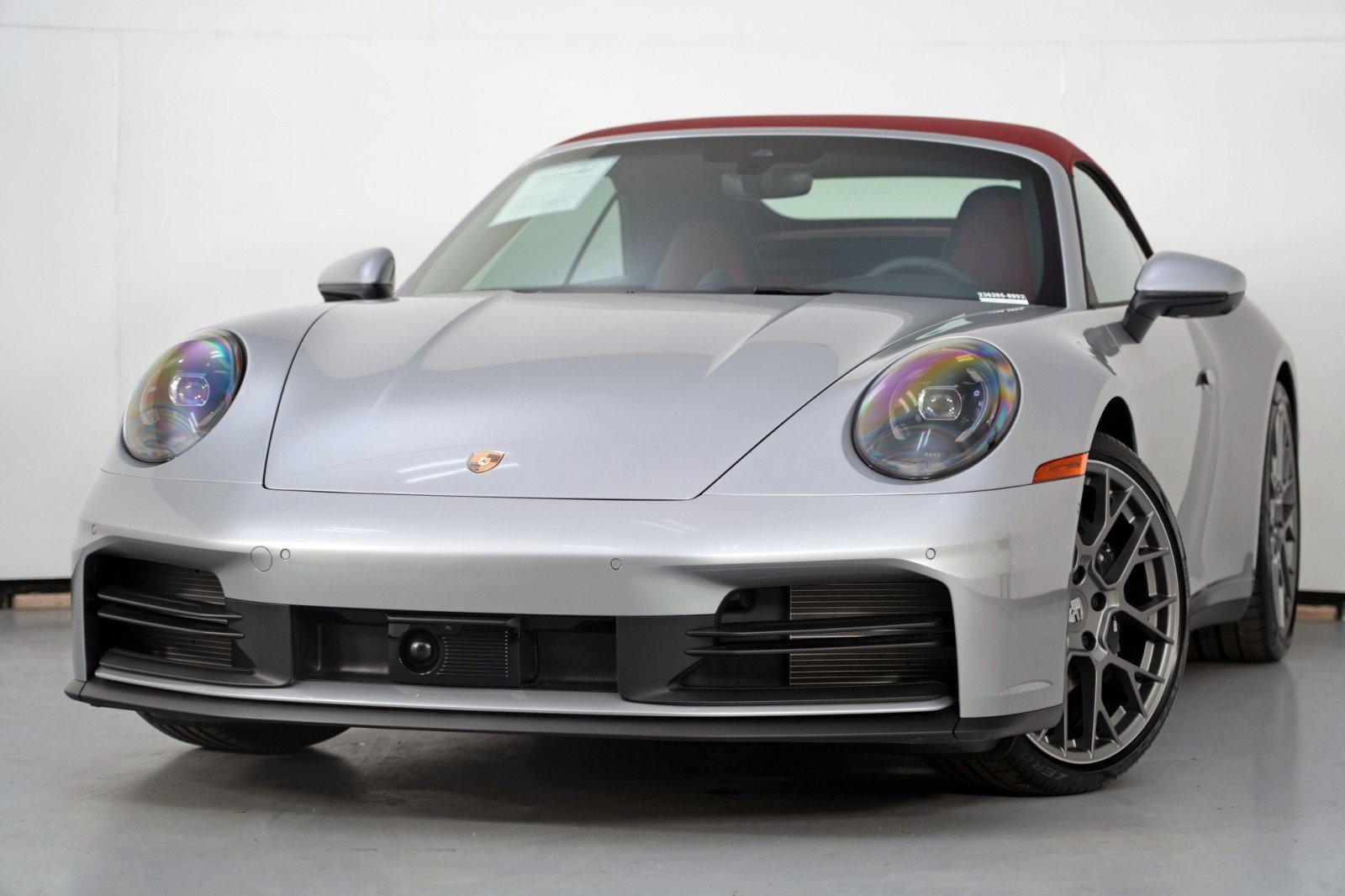 Used 2025 Porsche 911 Carrera RWD image 3