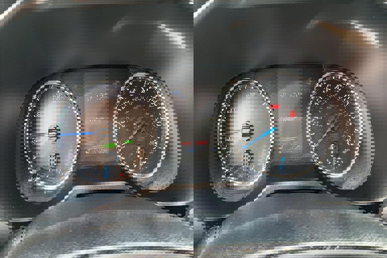 Used 2020 Toyota RAV4 XLE image 25