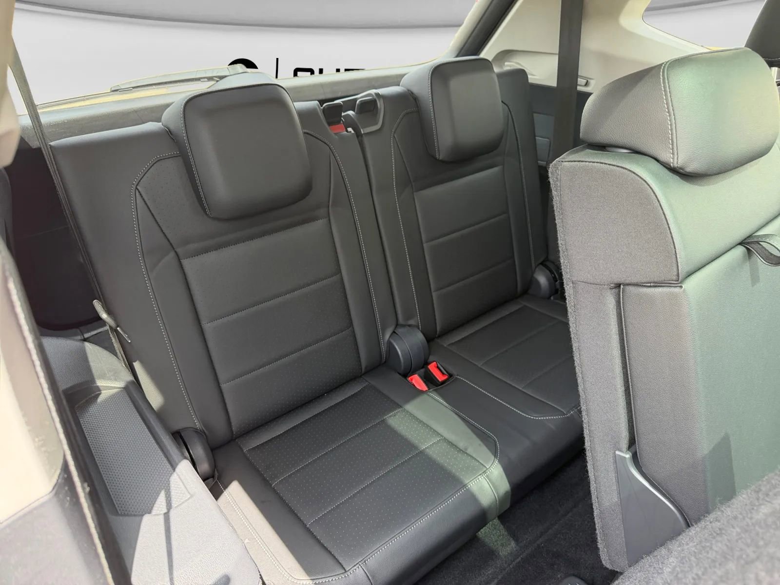 Used 2019 Volkswagen Tiguan SE image 33