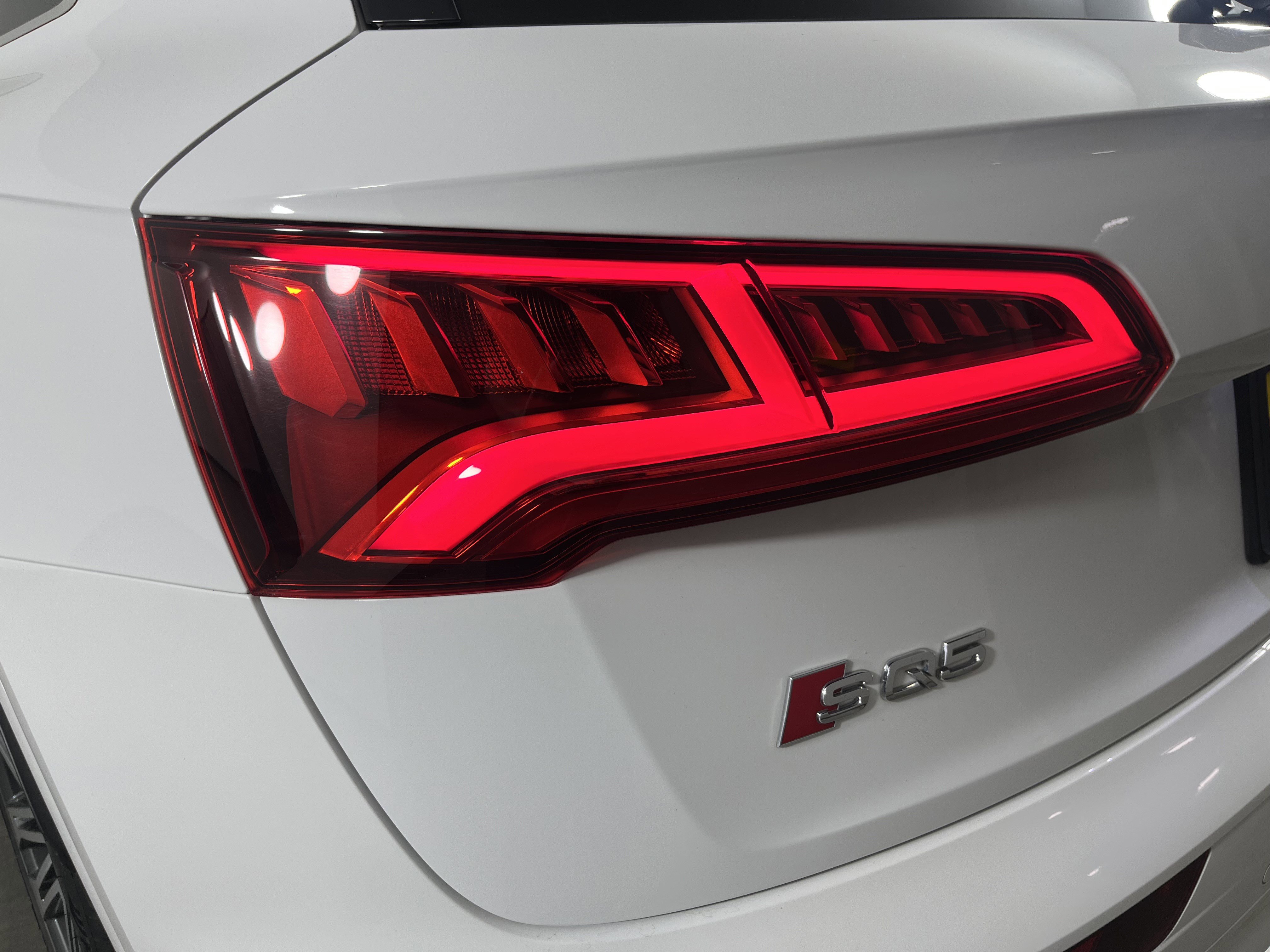 Used 2018 Audi SQ5 Prestige w/ Prestige Package image 27