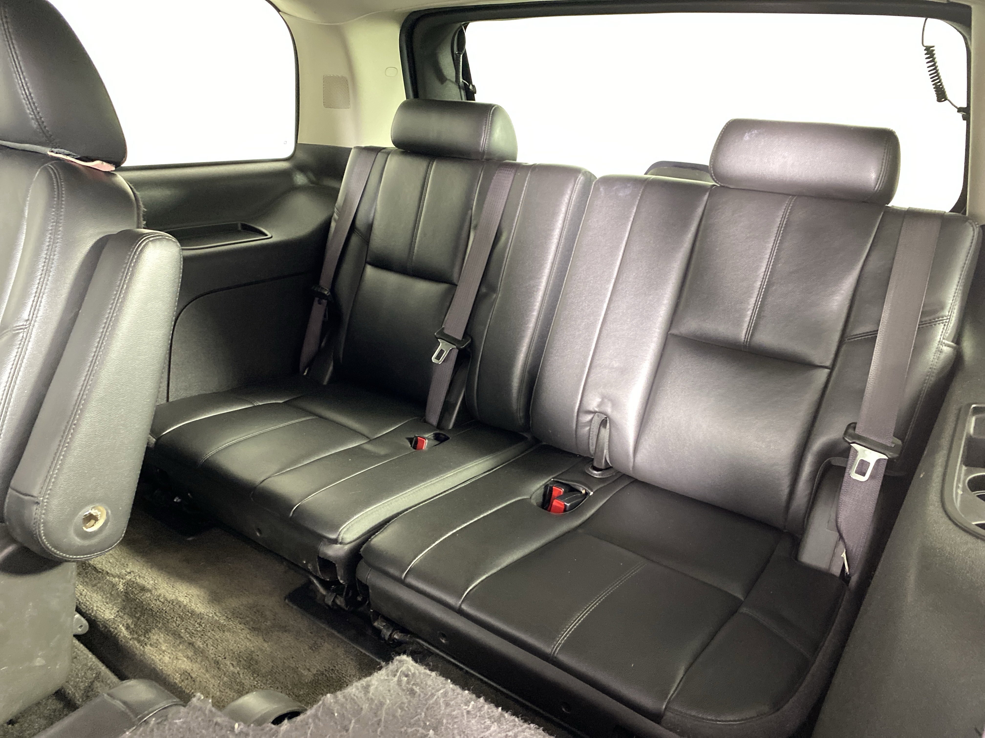 Used 2013 Chevrolet Tahoe LT w/ Luxury Package AWD/4WD image 31