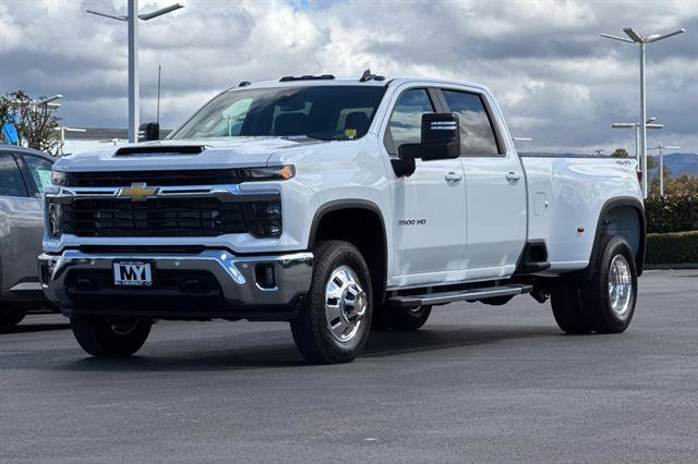 New 2026 Chevrolet Silverado 3500 LT w/ All Star Edition image 8