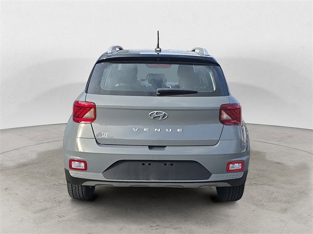 Used 2023 Hyundai Venue Limited image 4