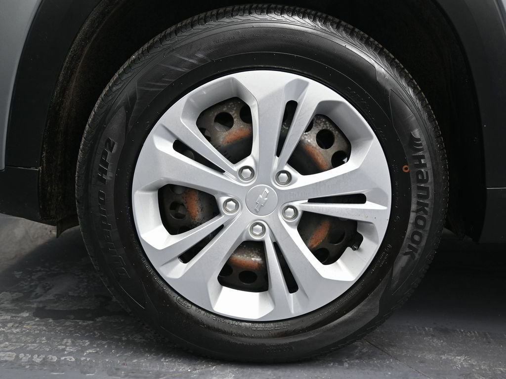 Used 2024 Chevrolet Trax LS w/ Driver Confidence Package image 11
