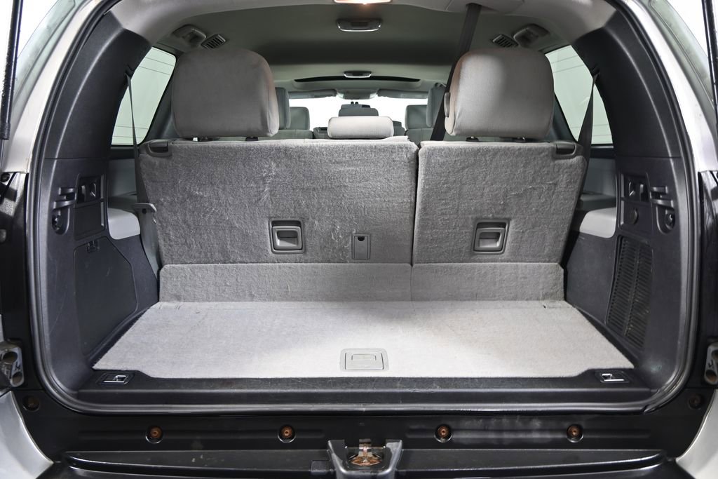 Used 2016 Toyota Sequoia SR5 AWD/4WD image 17