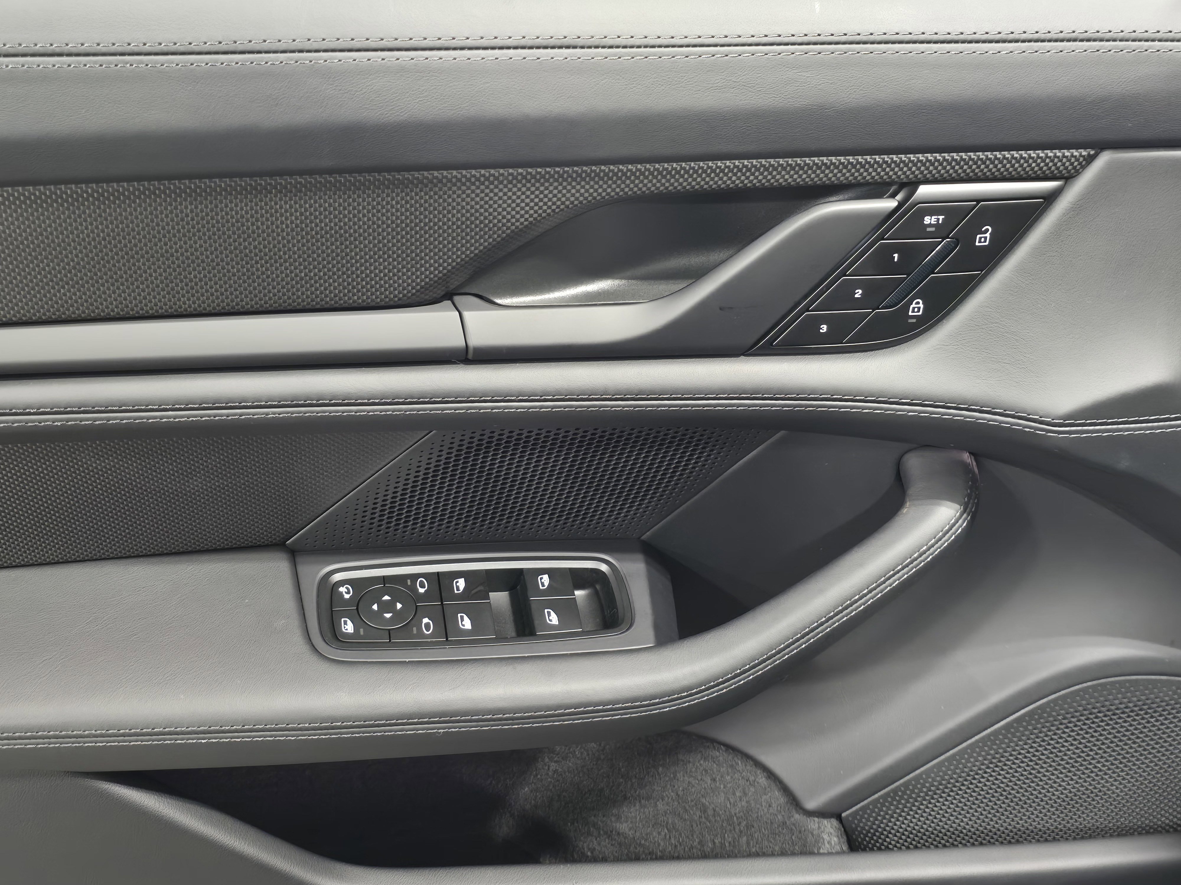 New 2026 Porsche Taycan GTS AWD/4WD image 14