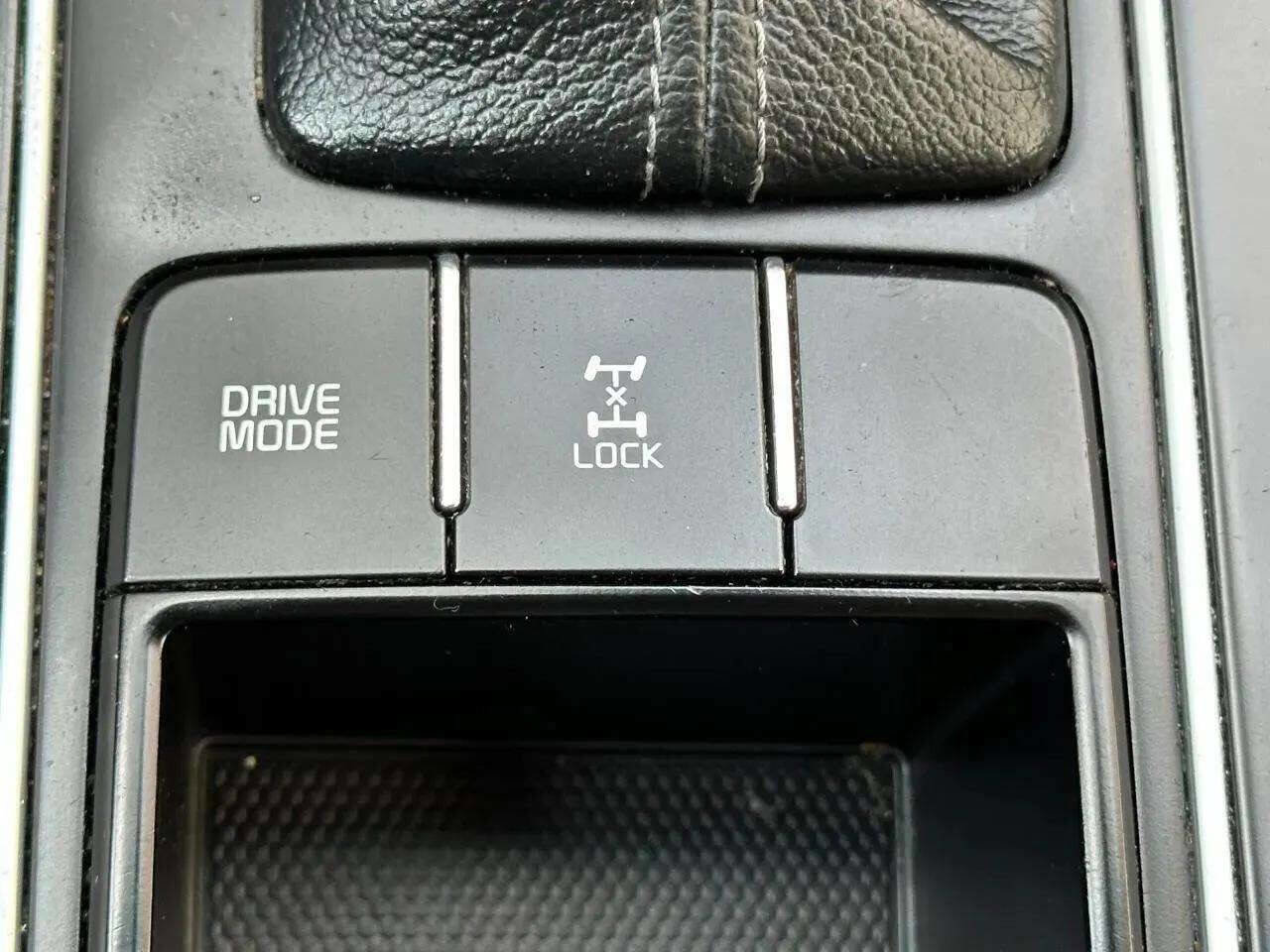 Used 2020 Kia Sorento LX image 34