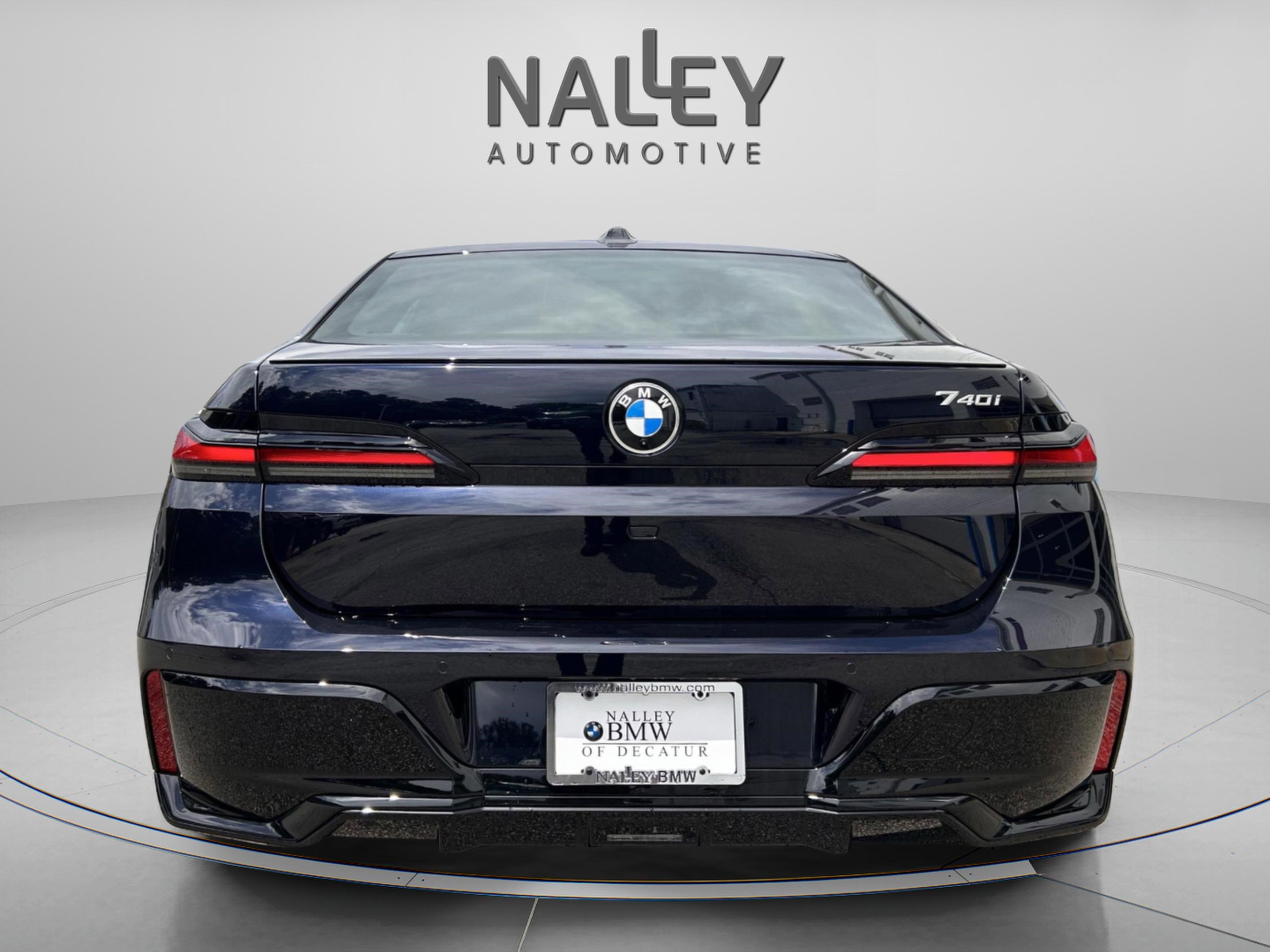 Used 2025 BMW 740i w/ Premium Package image 4