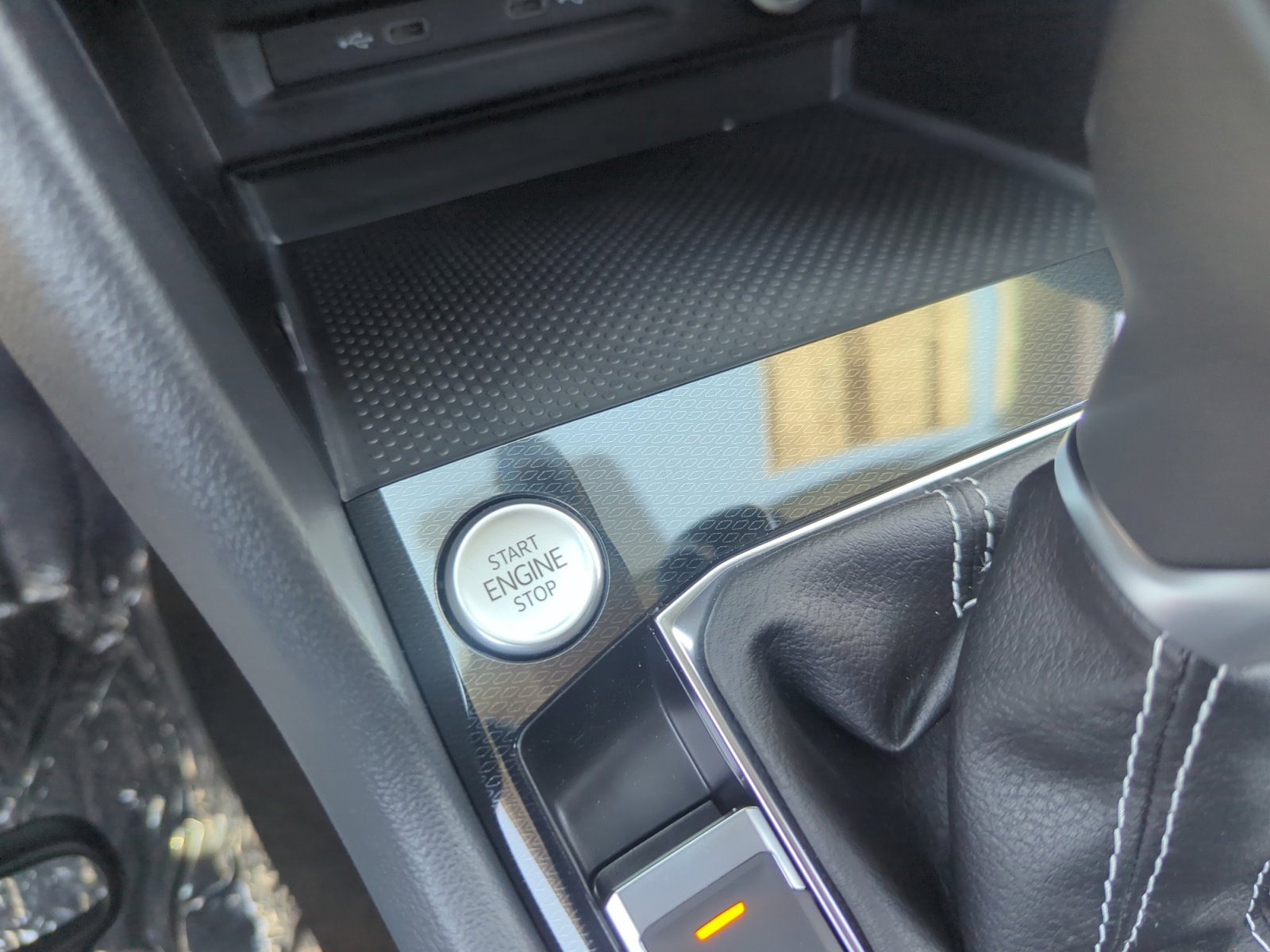 New 2025 Volkswagen Taos S image 28