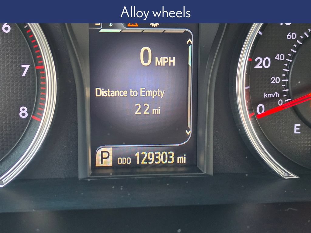 Used 2015 Toyota Camry SE FWD image 11