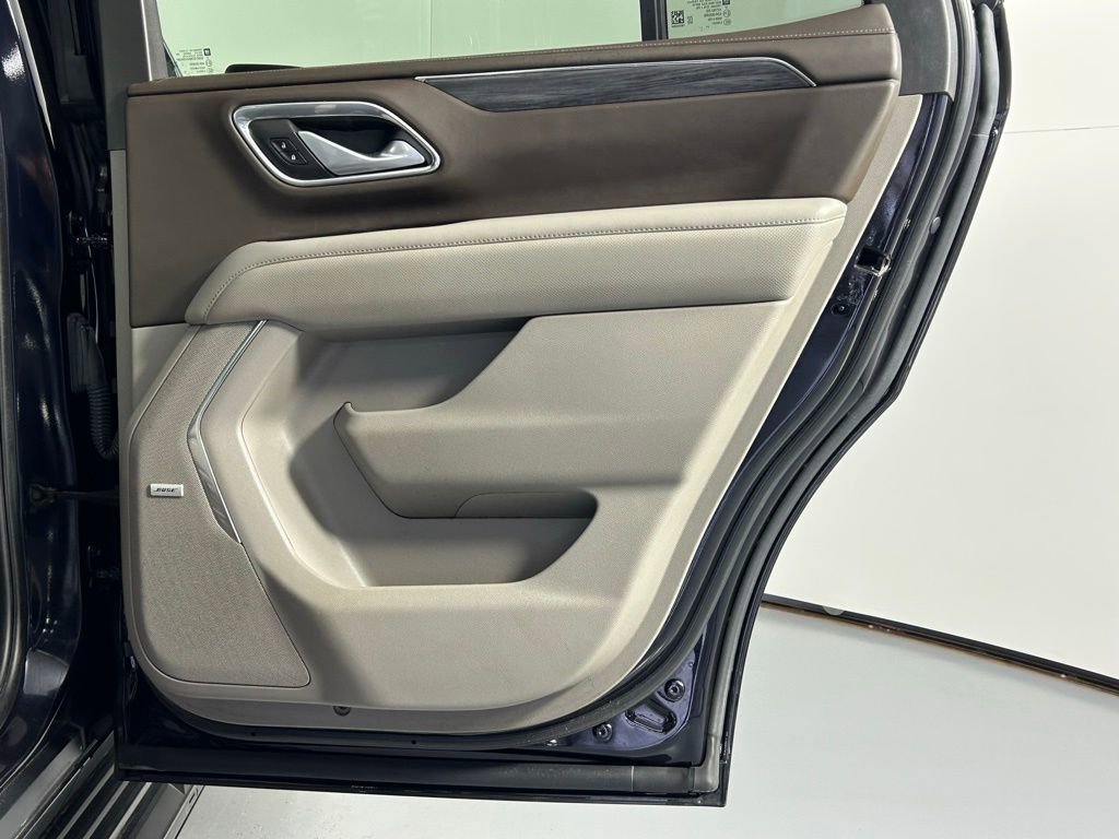 Used 2022 GMC Yukon SLT w/ SLT Premium Package image 10