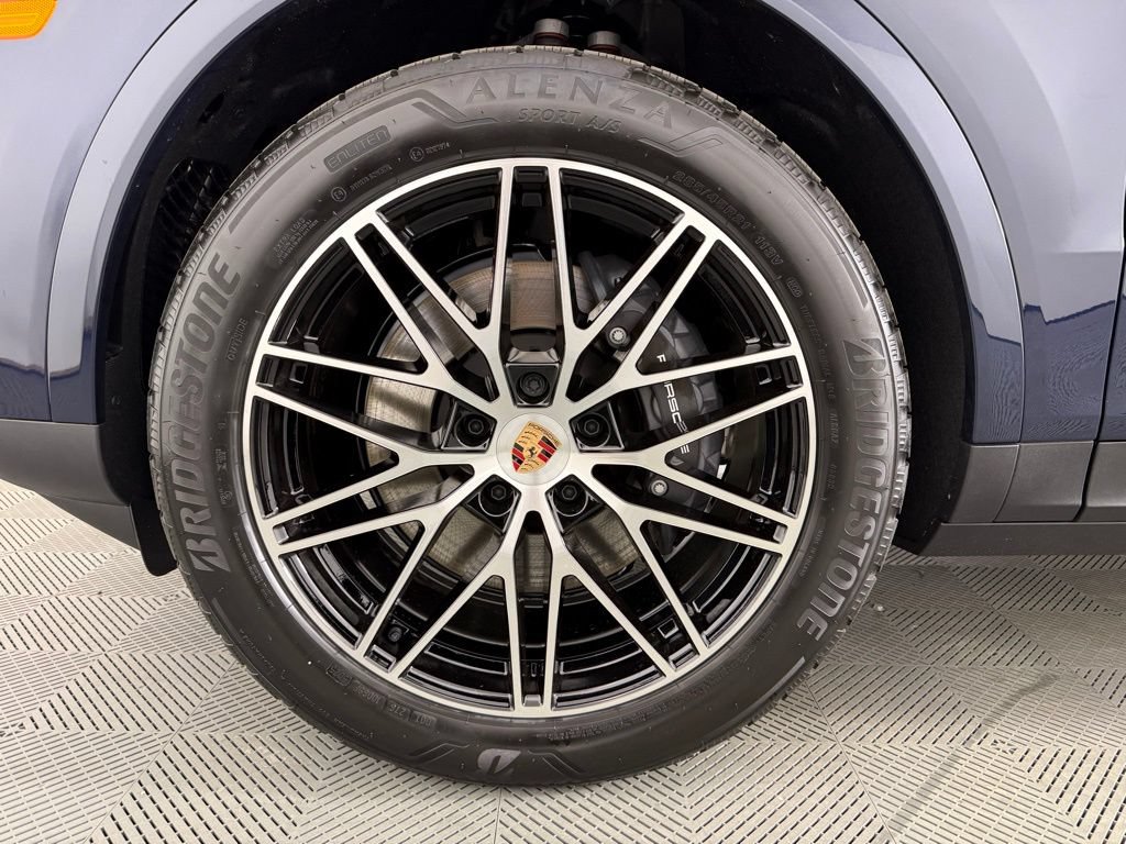 New 2026 Porsche Cayenne AWD/4WD image 13