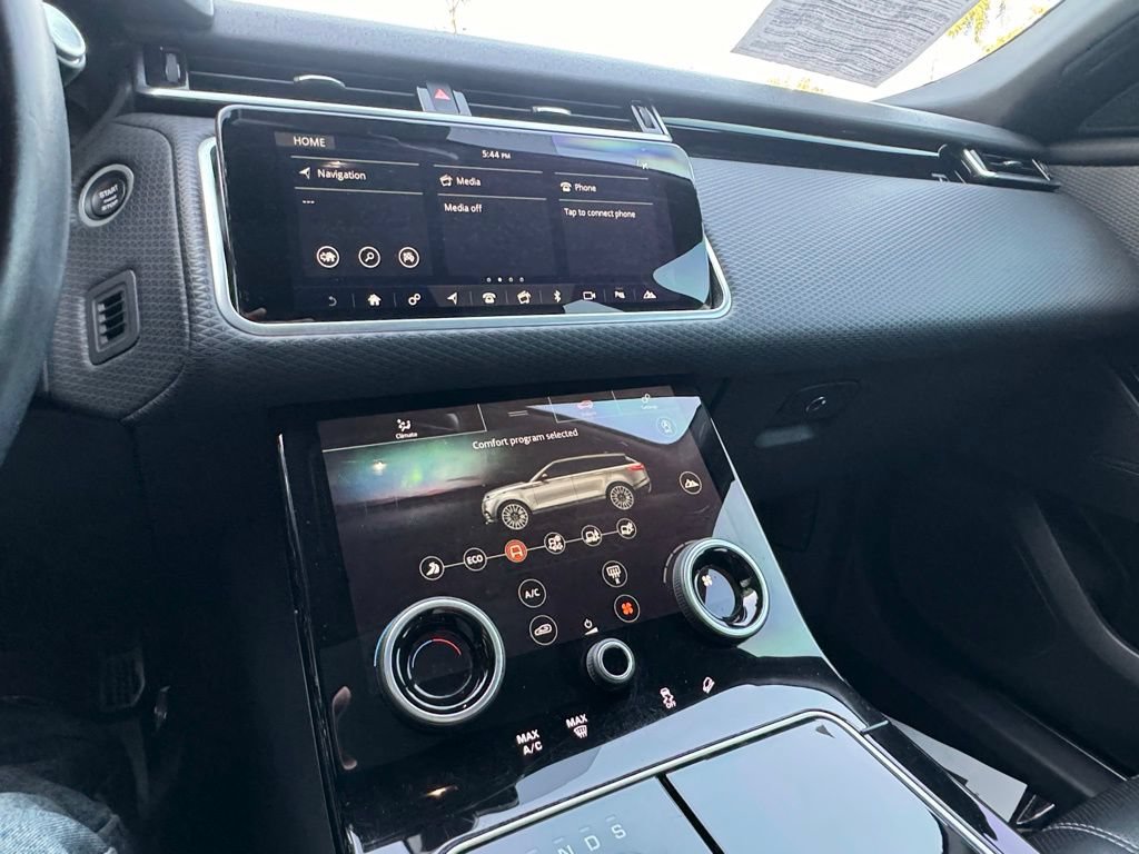 Used 2020 Land Rover Range Rover Velar R-Dynamic S AWD/4WD image 29