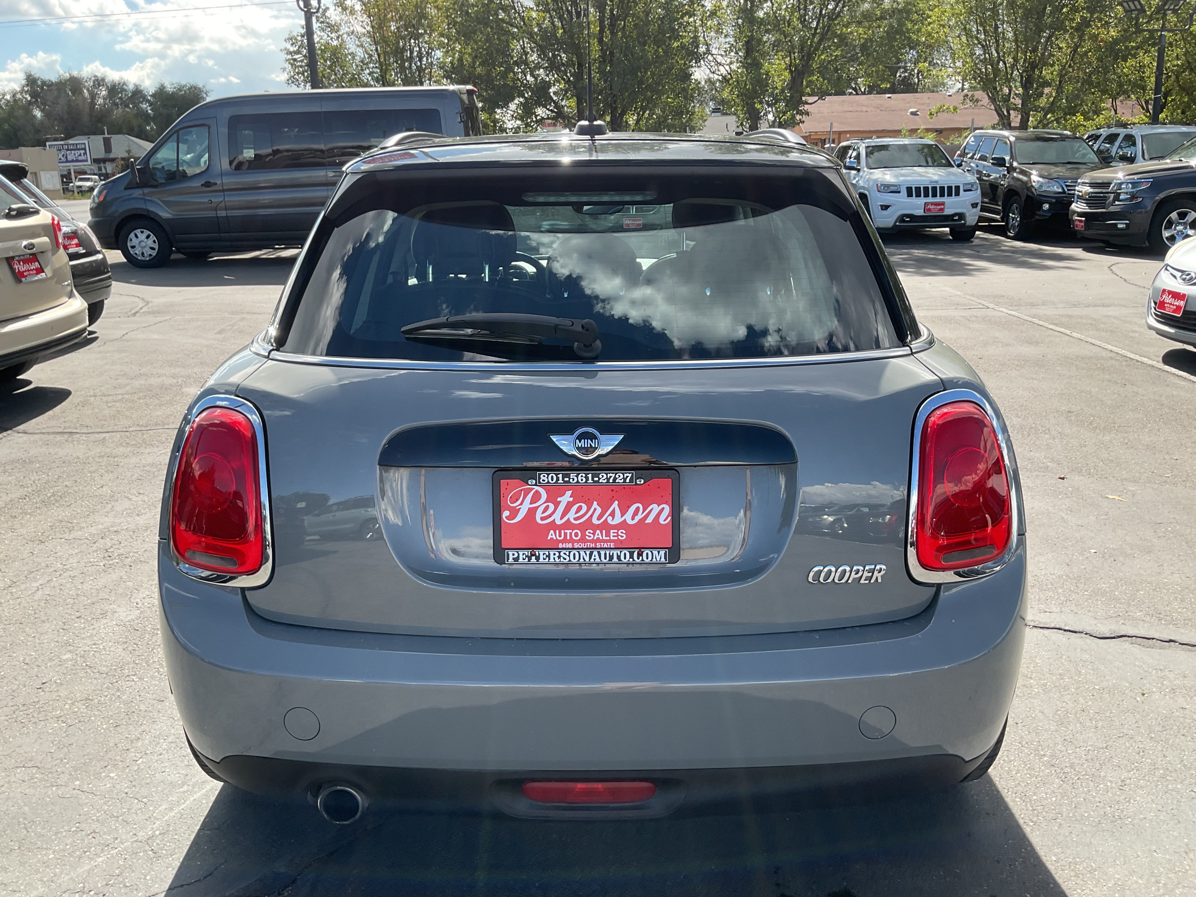 Used 2016 MINI Cooper 4-Door Hardtop FWD image 8