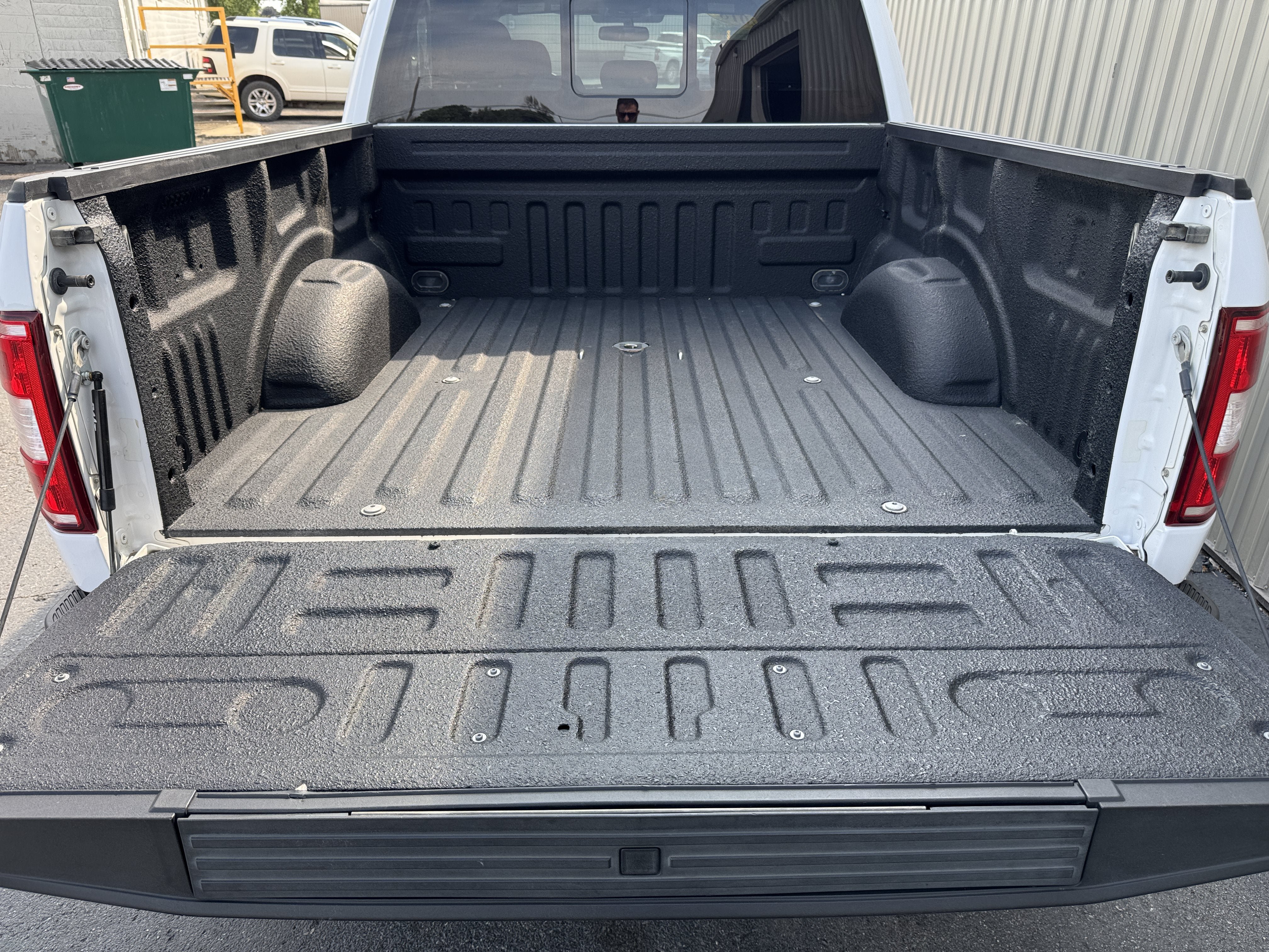 Used 2018 Ford F150 XLT w/ Equipment Group 302A Luxury AWD/4WD image 35
