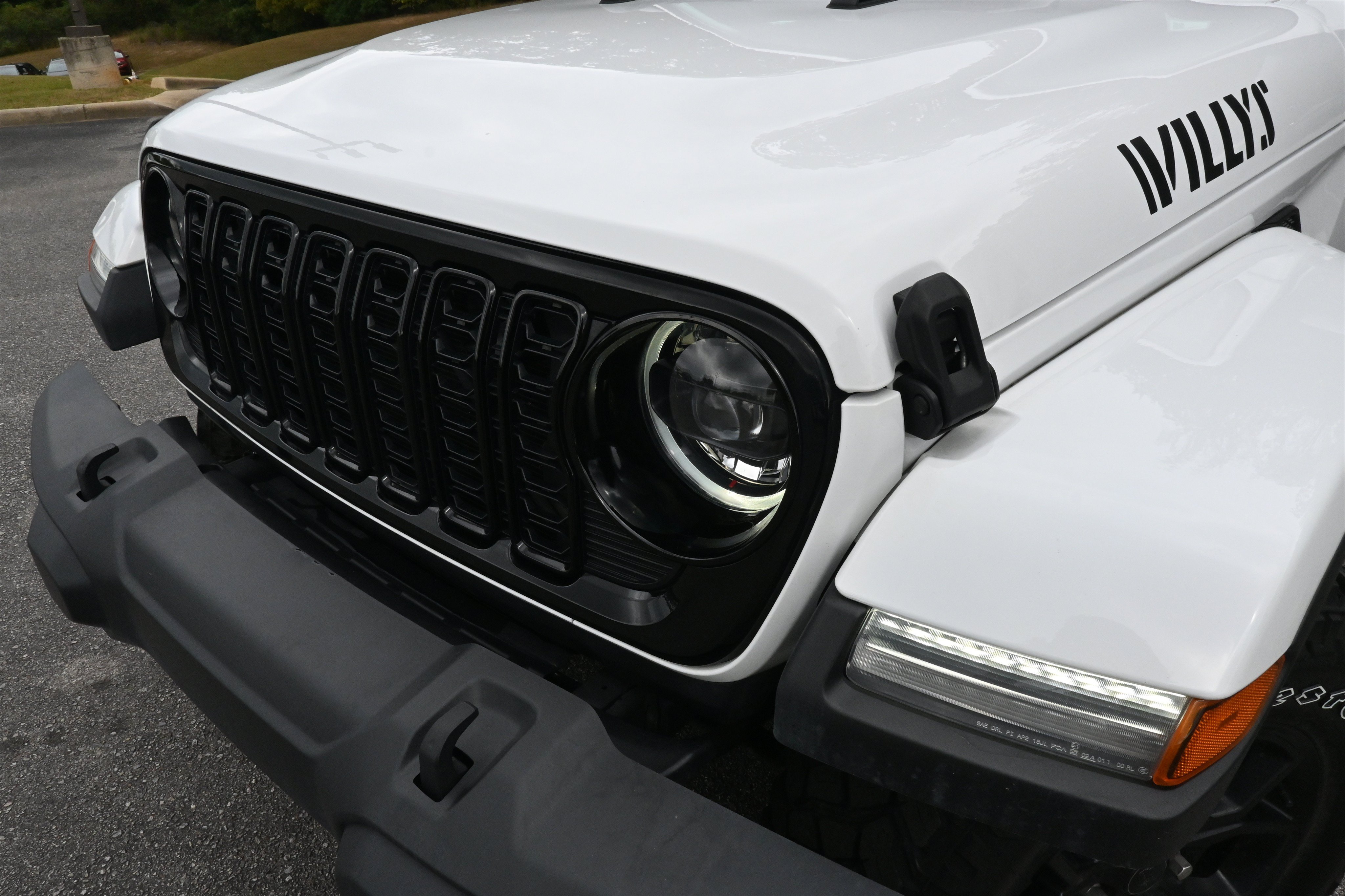 Used 2024 Jeep Gladiator Sport AWD/4WD image 13