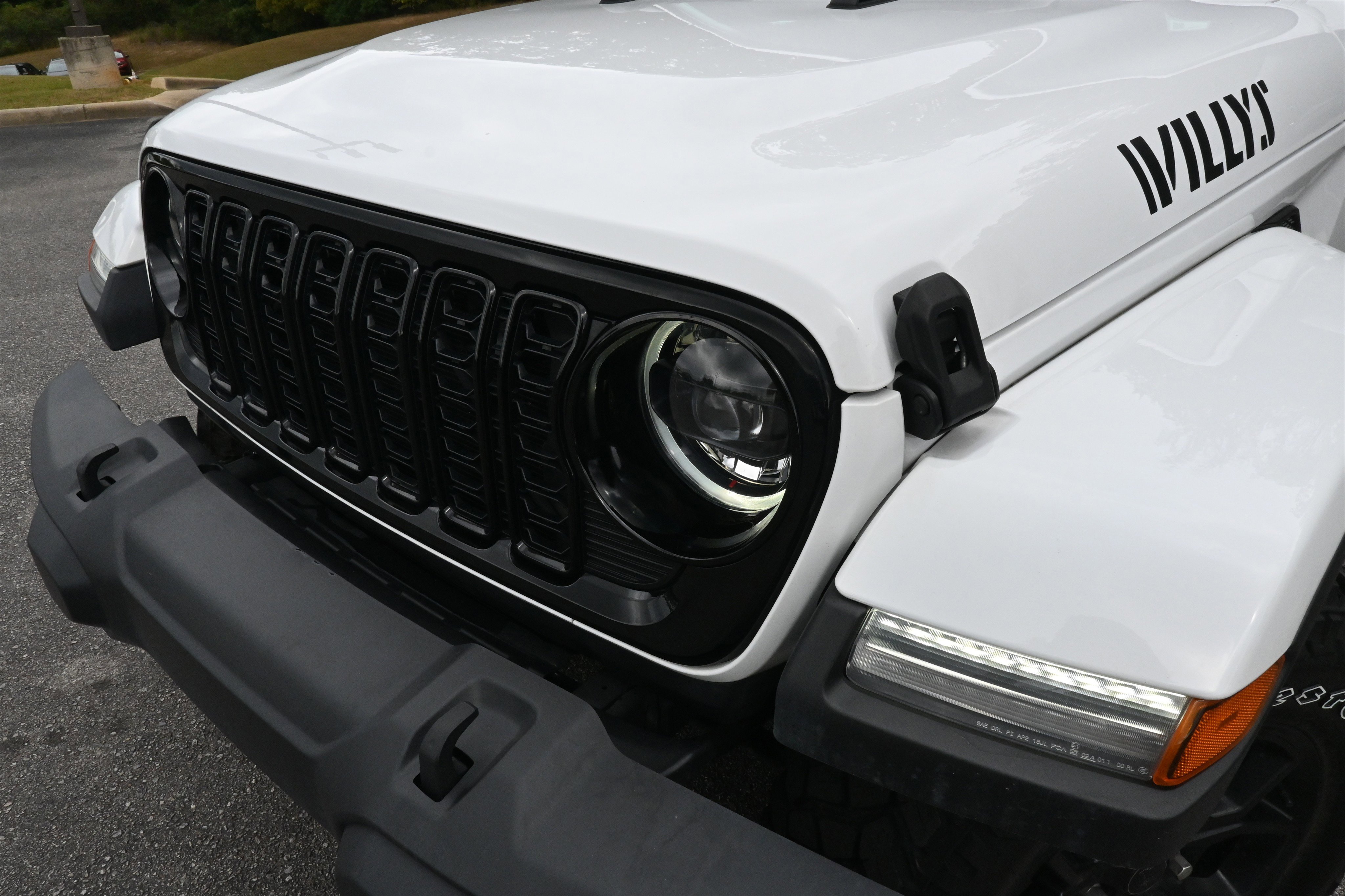 Used 2024 Jeep Gladiator Sport AWD/4WD image 13