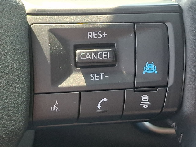 Used 2025 Nissan Rogue SV AWD/4WD image 22