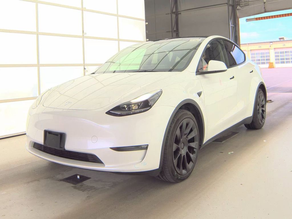 Used 2023 Tesla Model Y Long Range AWD/4WD image 2
