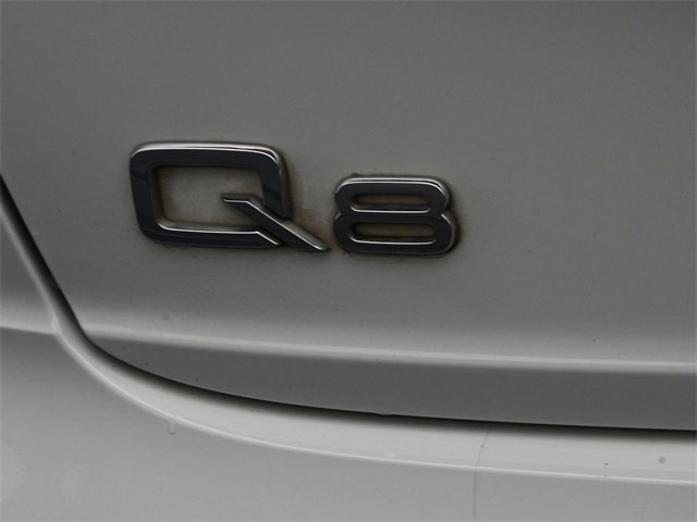 Used 2023 Audi Q8 Premium image 27