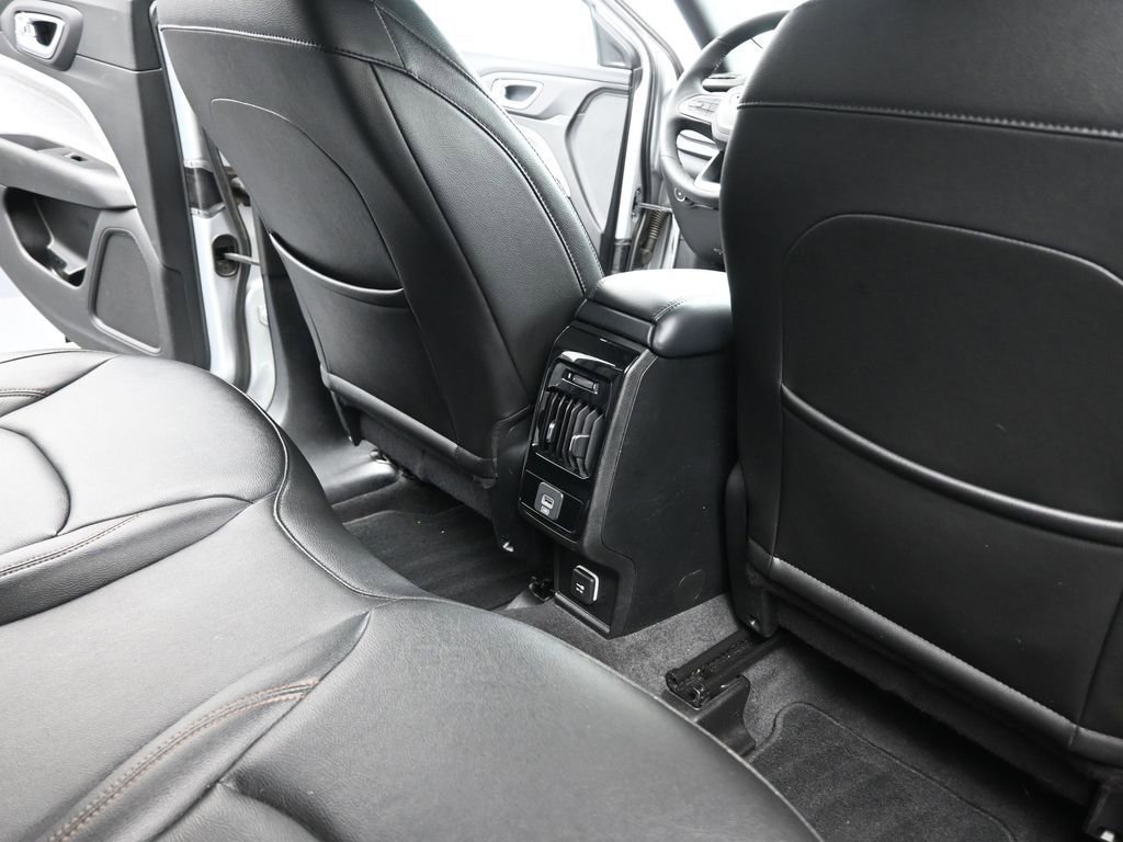 Used 2024 Jeep Compass Latitude image 24