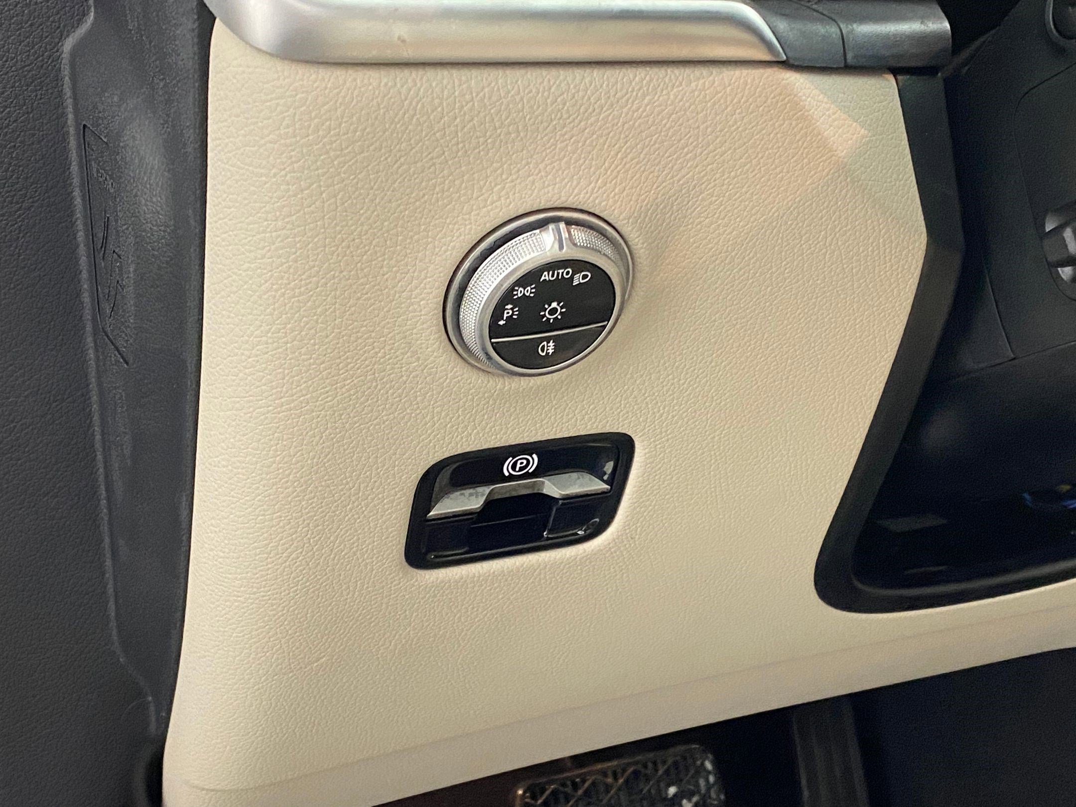 Used 2026 Mercedes-Benz GLC 300 4MATIC image 19