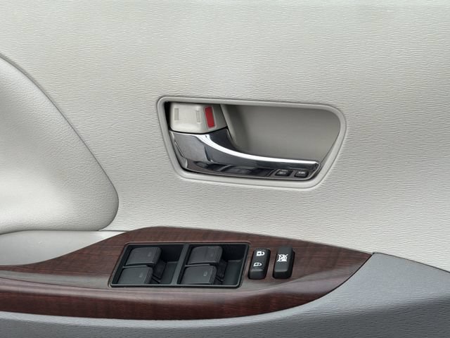 Used 2013 Toyota Sienna XLE FWD image 23